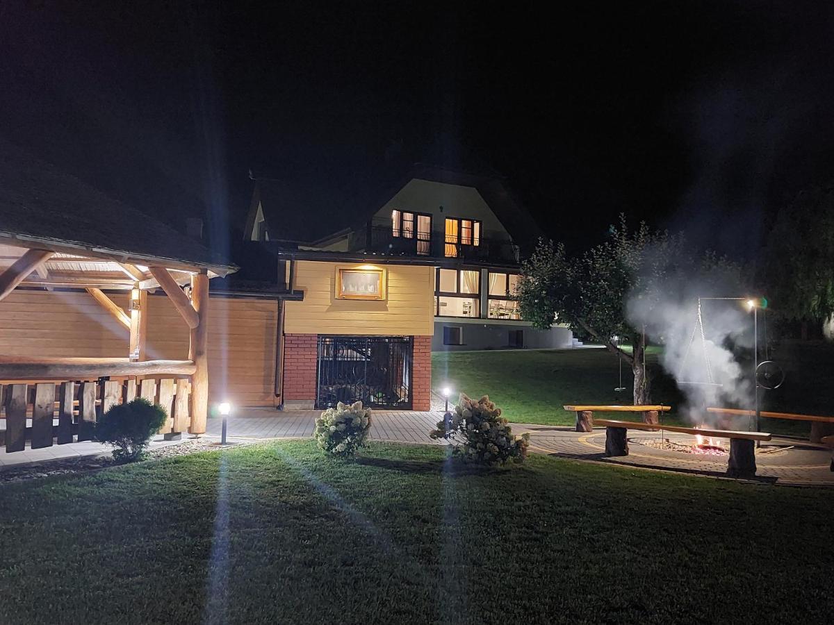 Agroturystyka Zubrowka ภายนอก รูปภาพ